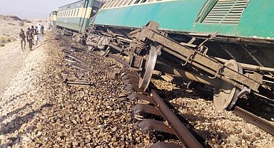 Pakistan'da tren kazası: 5 ölü