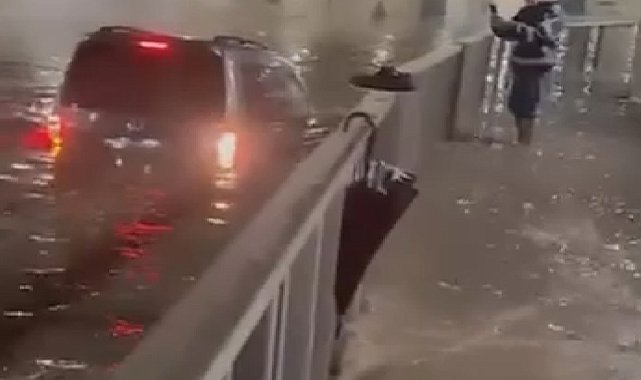 Pendik'te alt geçidi su bastı -1