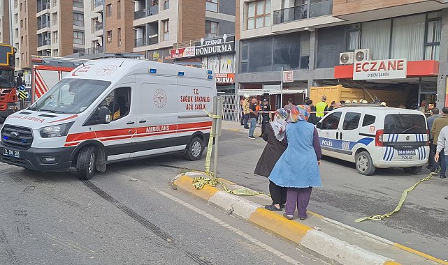 Pendik'te hafriyat kamyonu eczaneye daldı; yaralılar var -1