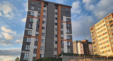 Pendik'te inşaatta toprak kayması; bitişiğindeki apartman tahliye edildi