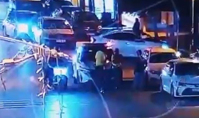 Polis, nefes almakta güçlük çeken sürücüyü, heimlich manevrasıyla kurtardı; o anlar kamerada