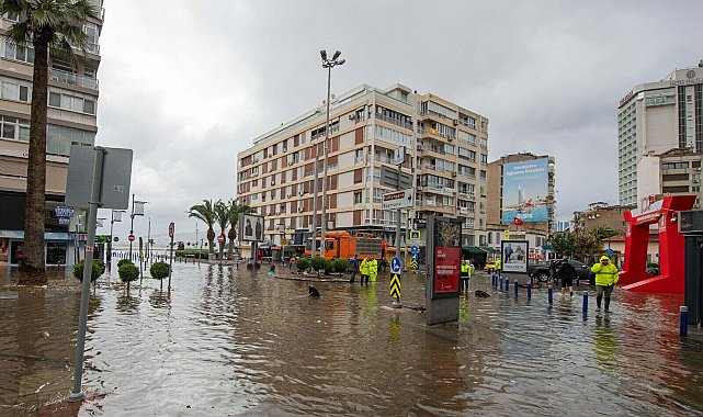 Prof. Dr. Türkeş: Kentlerde yüksek yağışı emebilecek toprak kalmadı