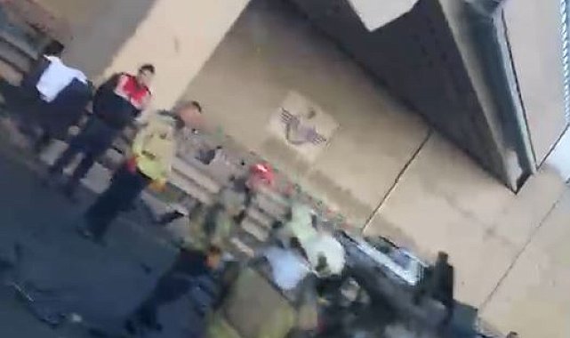 Refüje çarpıp takla atan otomobil alev aldı: 1 ölü