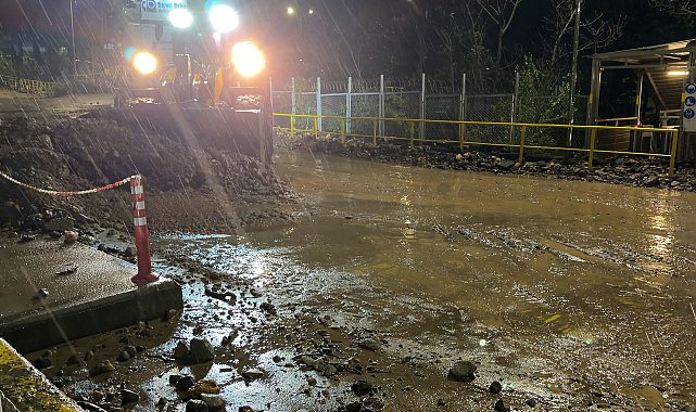 Rize'de sağanak taşkına neden oldu