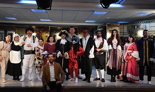 Sahneledikleri oyunun geliriyle ilkokulu baştan sona yenilediler