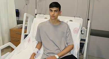 Samsun'da 17 yaşındaki hastanın göğsü ameliyatla düzeltildi