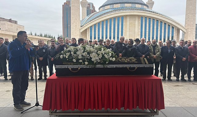 Sanatçı Alpay son yolculuğuna uğurlandı