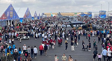 Şanlıurfa'da yağmura rağmen TEKNOFEST'e ziyaretçi akını