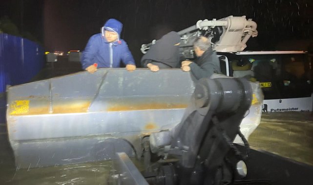 Sarıyer Ayazağa'da iş yerlerinde mahsur kalanlar tek tek kurtarıldı