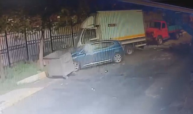 Sarıyer'de 4 aracın karıştığı zincirleme kaza kamerada: 3 yaralı