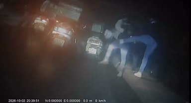 Sarıyer'de ablasıyla ilişkisine karşı çıkan motokuryeyi tekme tokat darbetti; başına kaskla vurdular