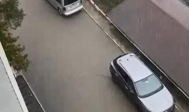 Sarıyer'de sağanak etkili oldu; hastaneyi ve evleri su bastı