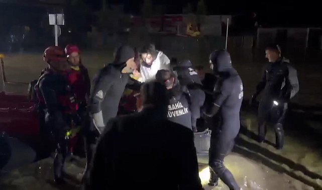 Sarıyer'de stüdyoda mahsur kalan Demet Özdemir botla kurtarıldı