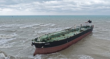 Sarıyer'de sürüklenen tanker havadan görüntülendi