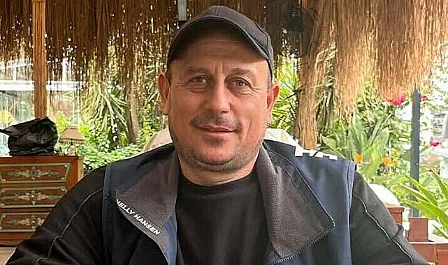 Sevmek istediği deve kolunu ısırdı