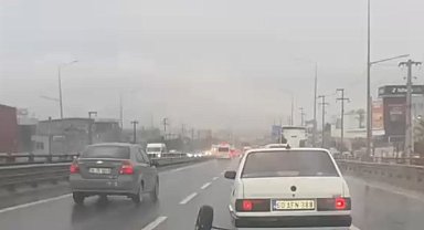 Seyir halindeki otomobilin aks demiri kırıldı
