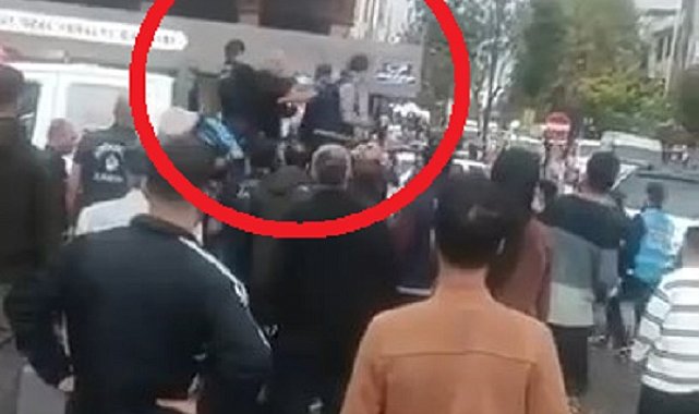 Seyyar satıcı ile zabıta arasındaki arbede kamerada