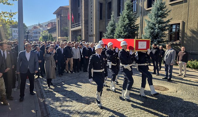 Silahla vurulmuş halde bulunan vali yardımcısının cenazesi memleketine uğurlandı