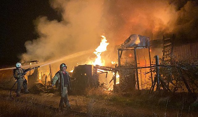 Silivri'de işçilerin kaldığı konteynerde çıkan yangın söndürüldü