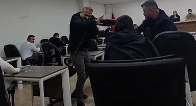 Silopi Belediyesi meclis toplantısında kavga