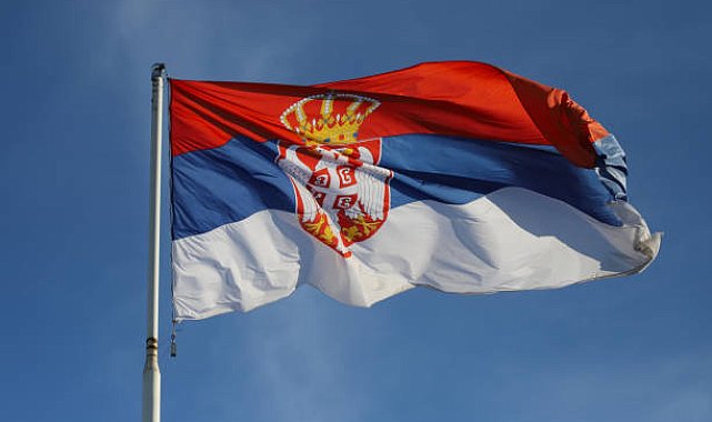 Sırbistan'da halk erken genel seçim için sandık başında