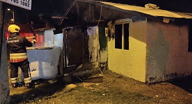 Sobadan sıçrayan kıvılcım evi yaktı