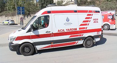 Sultangazi'de İETT otobüsü duvara çarptı; 4 yaralı