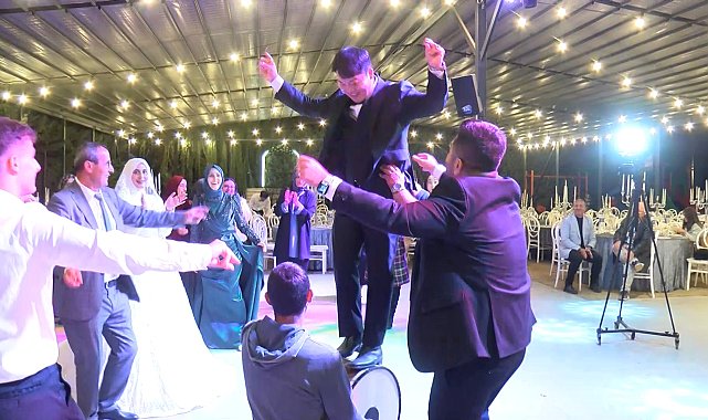 Sümeyra öğretmen ile evlenen Güney Koreli Lee hem Müslüman hem Trabzonsporlu oldu