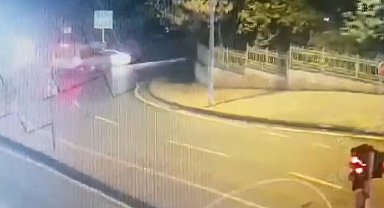 Taksim'de kaza sonrası servis şoförünü alıkoyup 80 bin lirasını gasbettiler