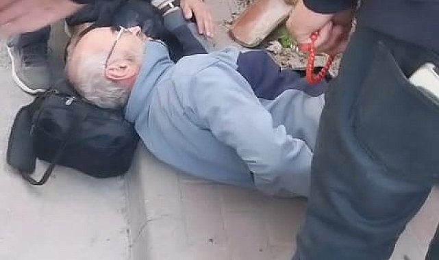 Tamir ettiği çatıdan düşüp yaralandı