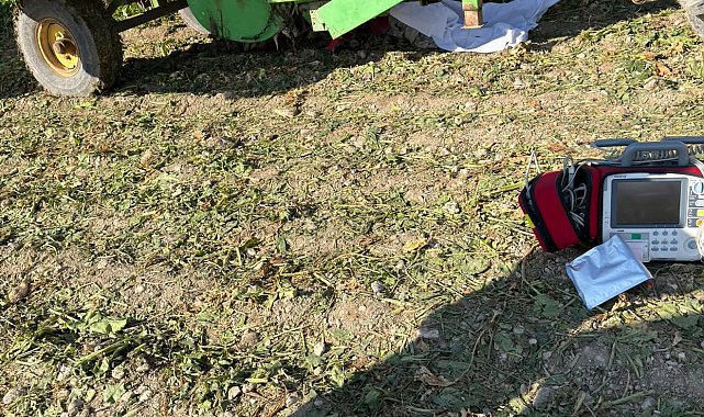 Tarım makinesine sıkışan çiftçi öldü