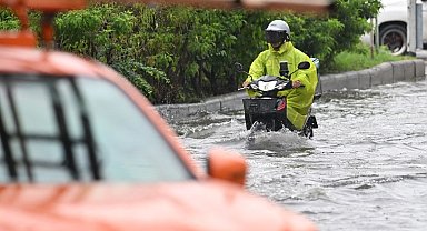 Tayland'da şiddetli yağışların neden olduğu selde hayatını kaybedenlerin sayısı 60'a yükseldi