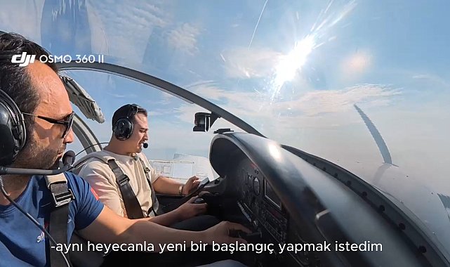 Tek motorlu iki uçakla 4 bin 500 feet'te evlilik teklifi