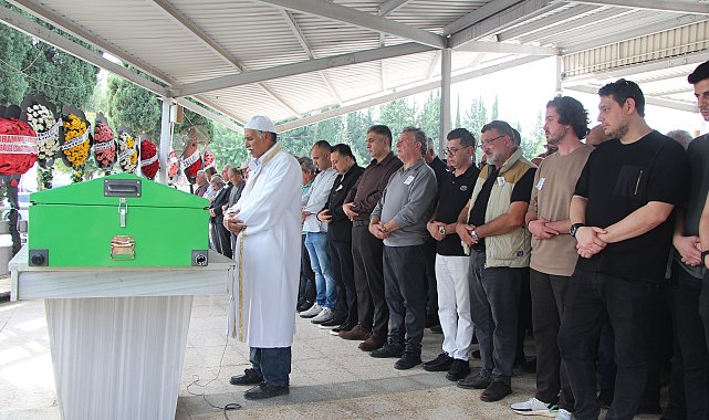 Teknenin batmasıyla hayatını kaybeden doktor, memleketinde toprağa verildi