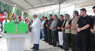 Teknenin batmasıyla hayatını kaybeden doktor, memleketinde toprağa verildi