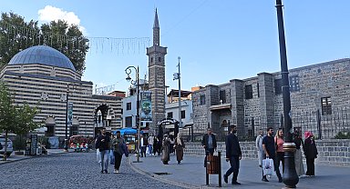 Terörsüz Türkiye sürecinde Diyarbakır'a turist akını; 8 ayda 1,3 milyon ziyaretçi