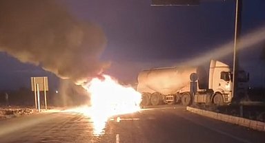 TIR ile çarpışan otomobil yandı: 1 yaralı