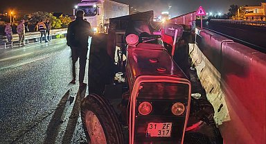 TIR ile çarpışan traktörün sürücüsü öldü