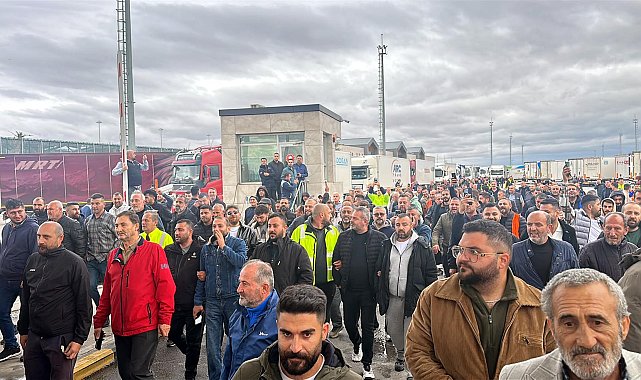 TIR şoförleri, Schengen vizesi sürecinde yaşadıkları sorunları dile getirmek için kontak kapattı