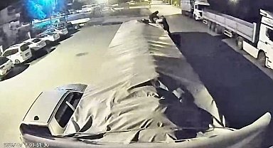 TIR'dan şeker hırsızlığı kamerada