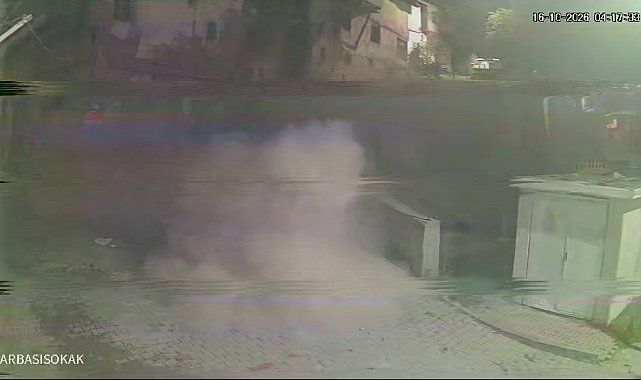 Tokat'ta metruk binada yaşanan çökme kamerada