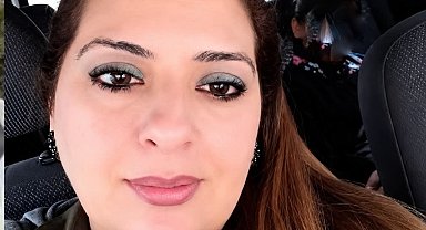 Trenin çarptığı otomobilde yaralanan kadın kurtarılamadı