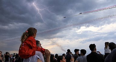 Türk Yıldızları Malatya'da gösteri düzenledi