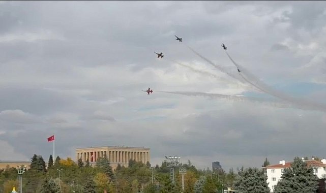 Türk Yıldızları'ndan 29 Ekim öncesi prova uçuşu