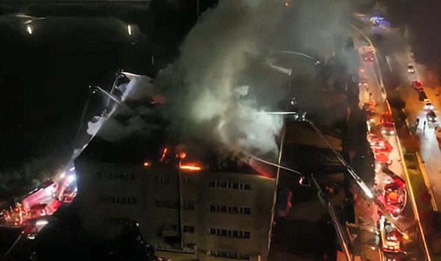 Tuzla'da ayakkabı fabrikasında yangın; ekipler alevlere müdahale ediyor -1