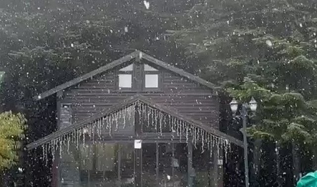 Uludağ'da kar yağışı