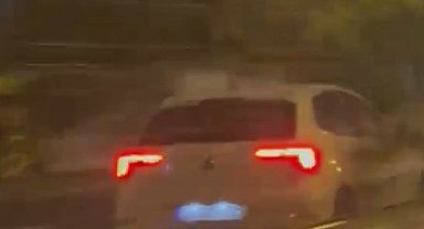 Üsküdar'da ters yönde ilerleyen otomobil kamerada
