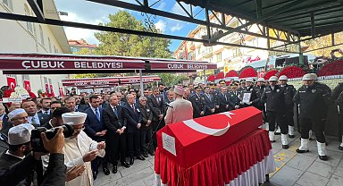 Uygulama noktasında şehit edilen polis memuru toprağa verildi