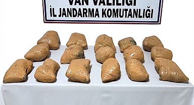 Van'da araziye gizlenmiş 22 kilo toz esrar ele geçirildi