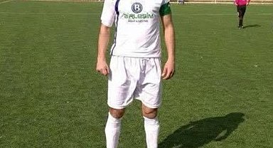 Veteran futbolcu, turnuva için geldiği Antalya'da sahilde yürürken kalp krizi geçirip öldü